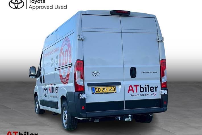 Hvid Toyota Proace Max fra 2024