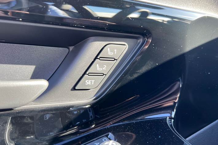 Sort Toyota BZ4X fra 2025