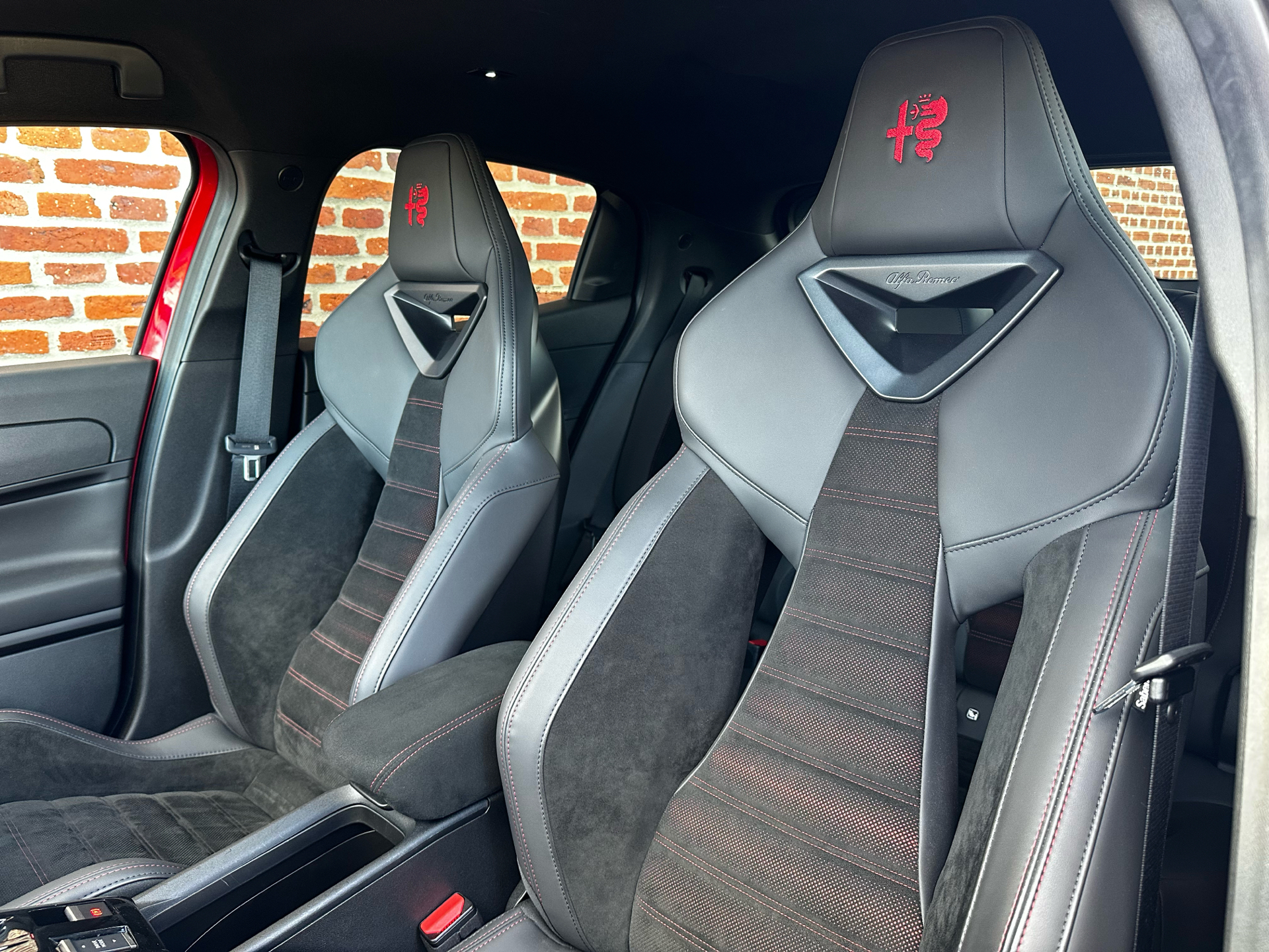 Alfa Romeo Junior EL Speciale 156HK 5d Aut.