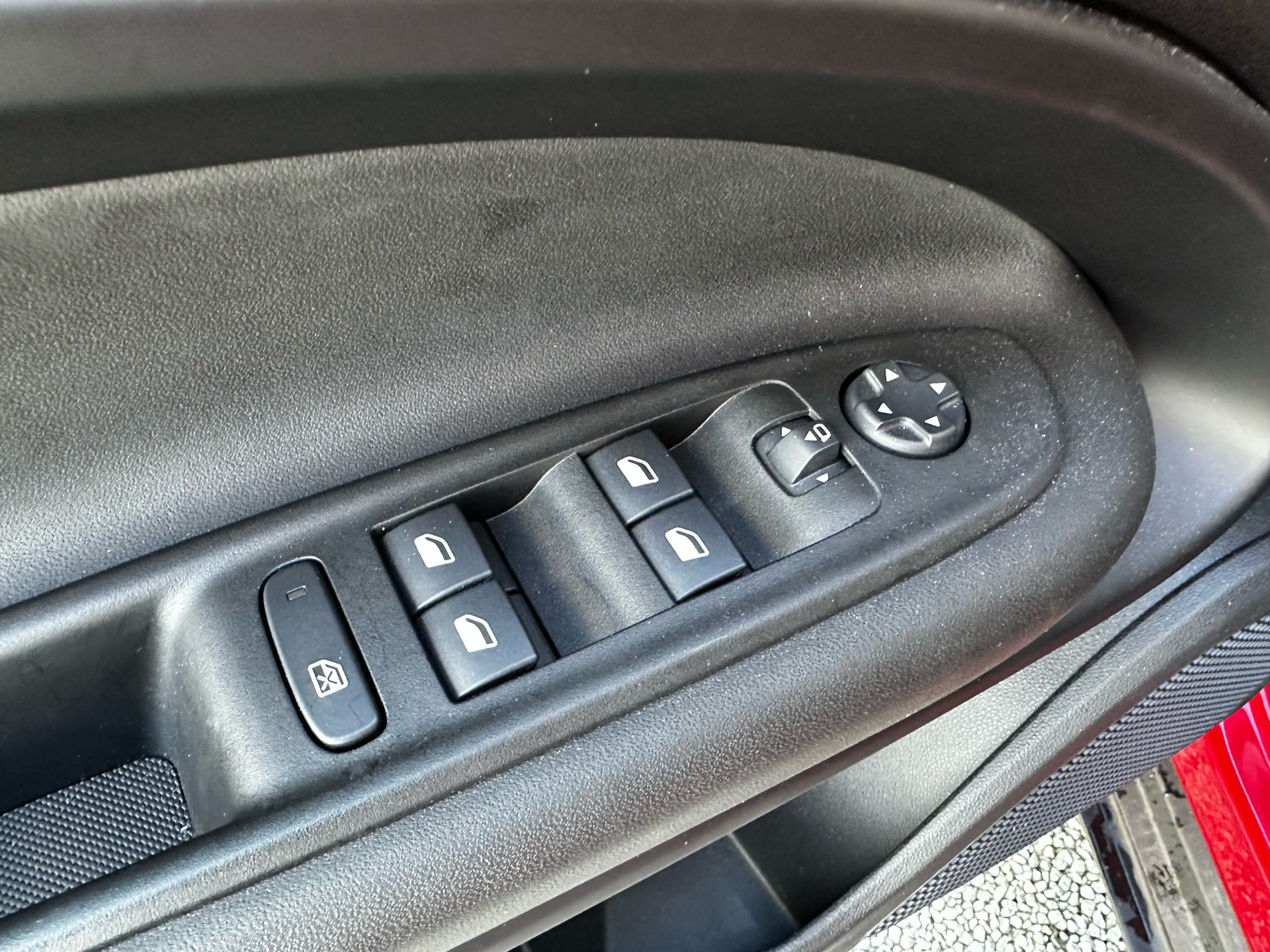 Rød Alfa Romeo Junior fra 2024