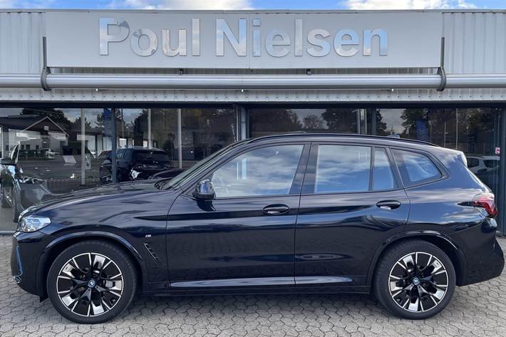 Sort BMW iX3 fra 2023