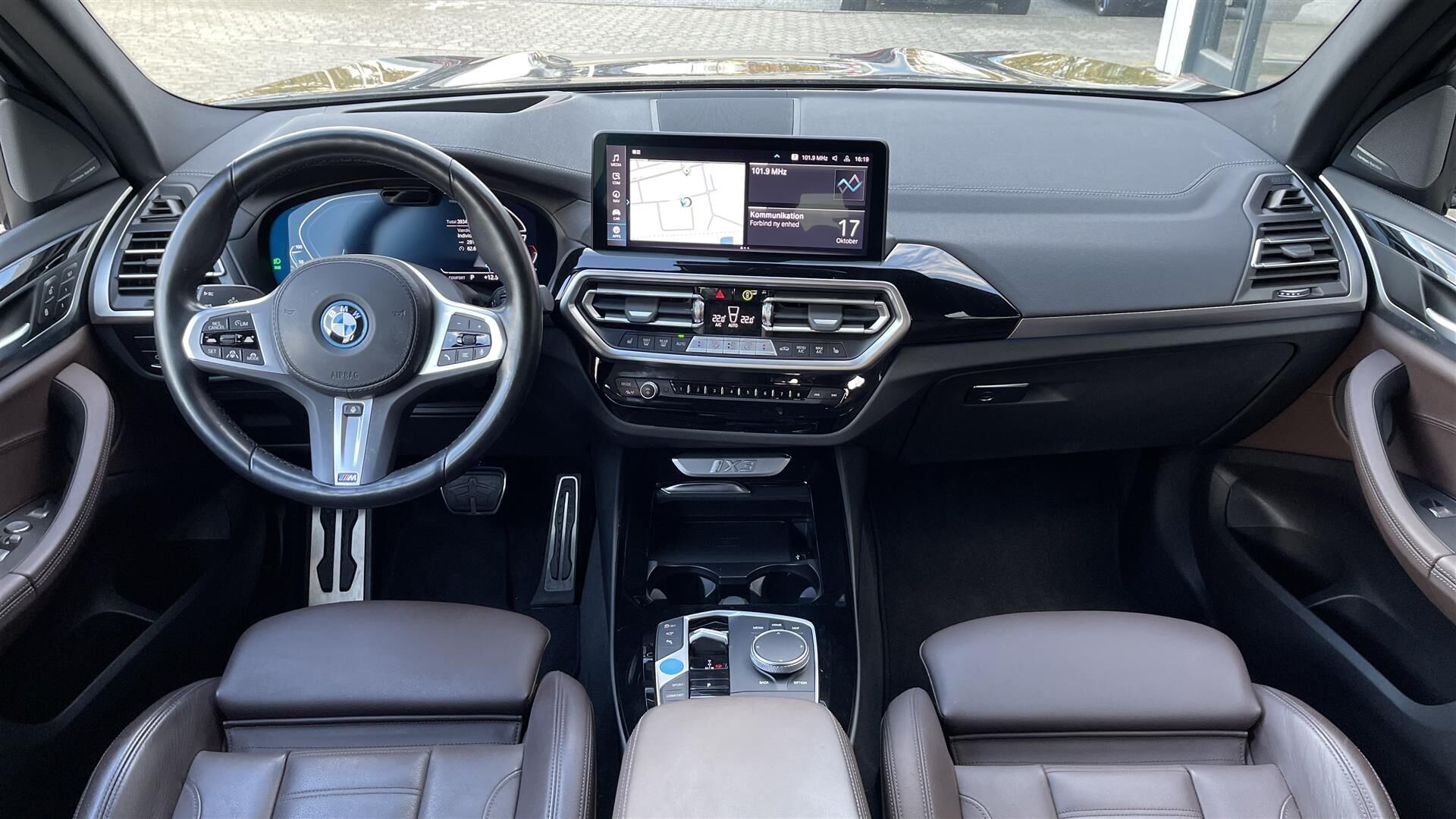 Sort BMW iX3 fra 2023