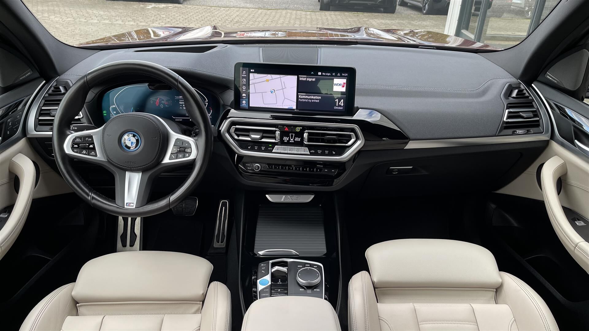 Rød BMW iX3 fra 2023