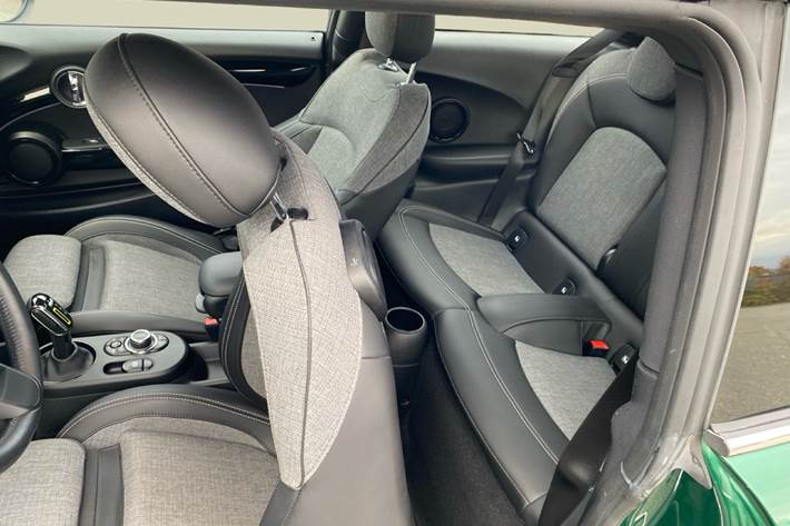 Grøn Mini Cooper fra 2022