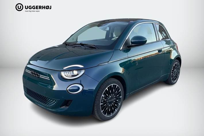 Grøn Fiat 500e fra 2023 set udefra