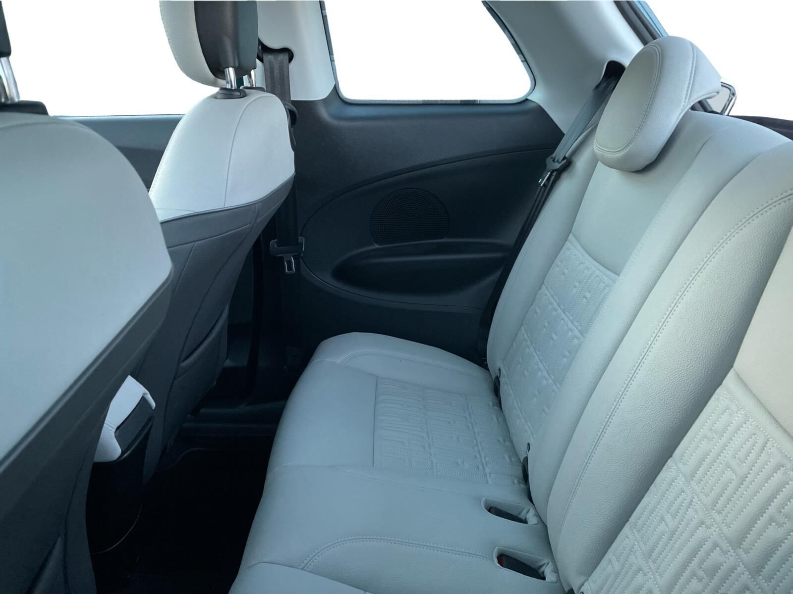 Grøn Fiat 500e fra 2023