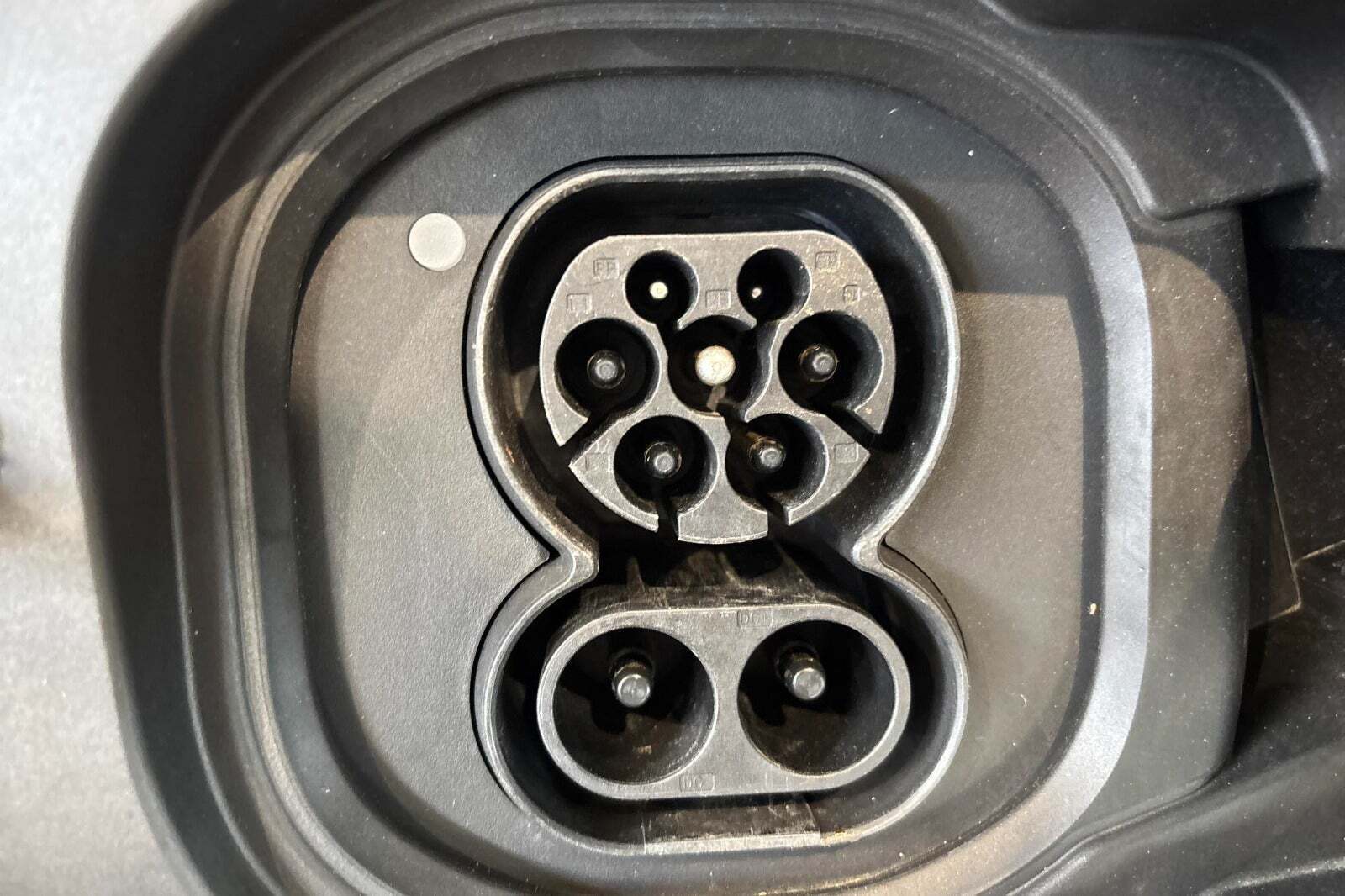 Sort BMW i5 fra 2025