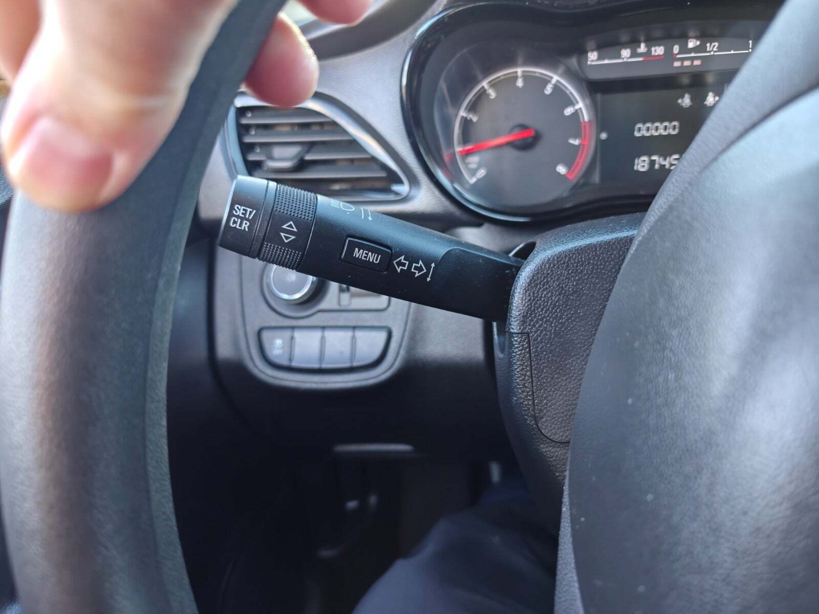 Gul Opel Karl fra 2016