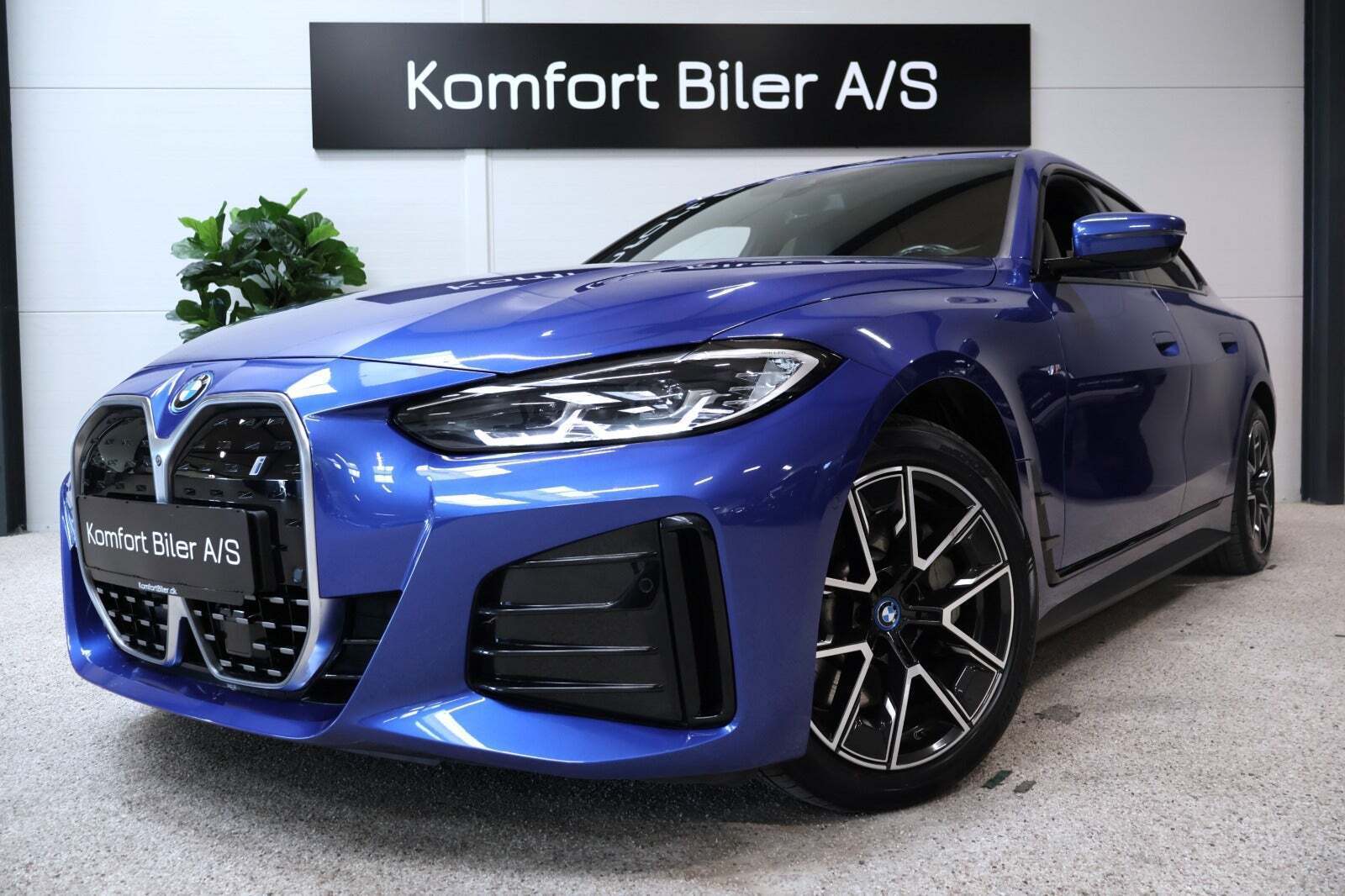Blå BMW i4 fra 2022