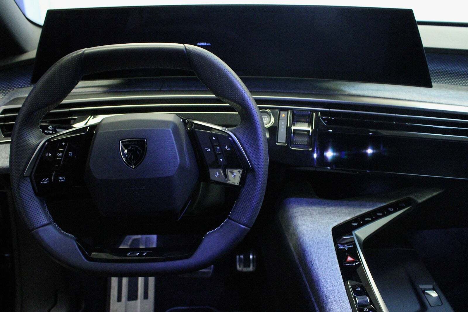 Peugeot e-3008 77 GT Pack