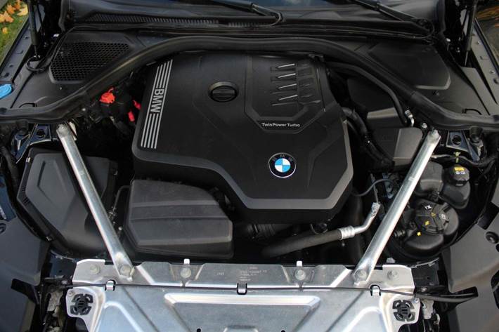 Sort BMW 430i fra 2022