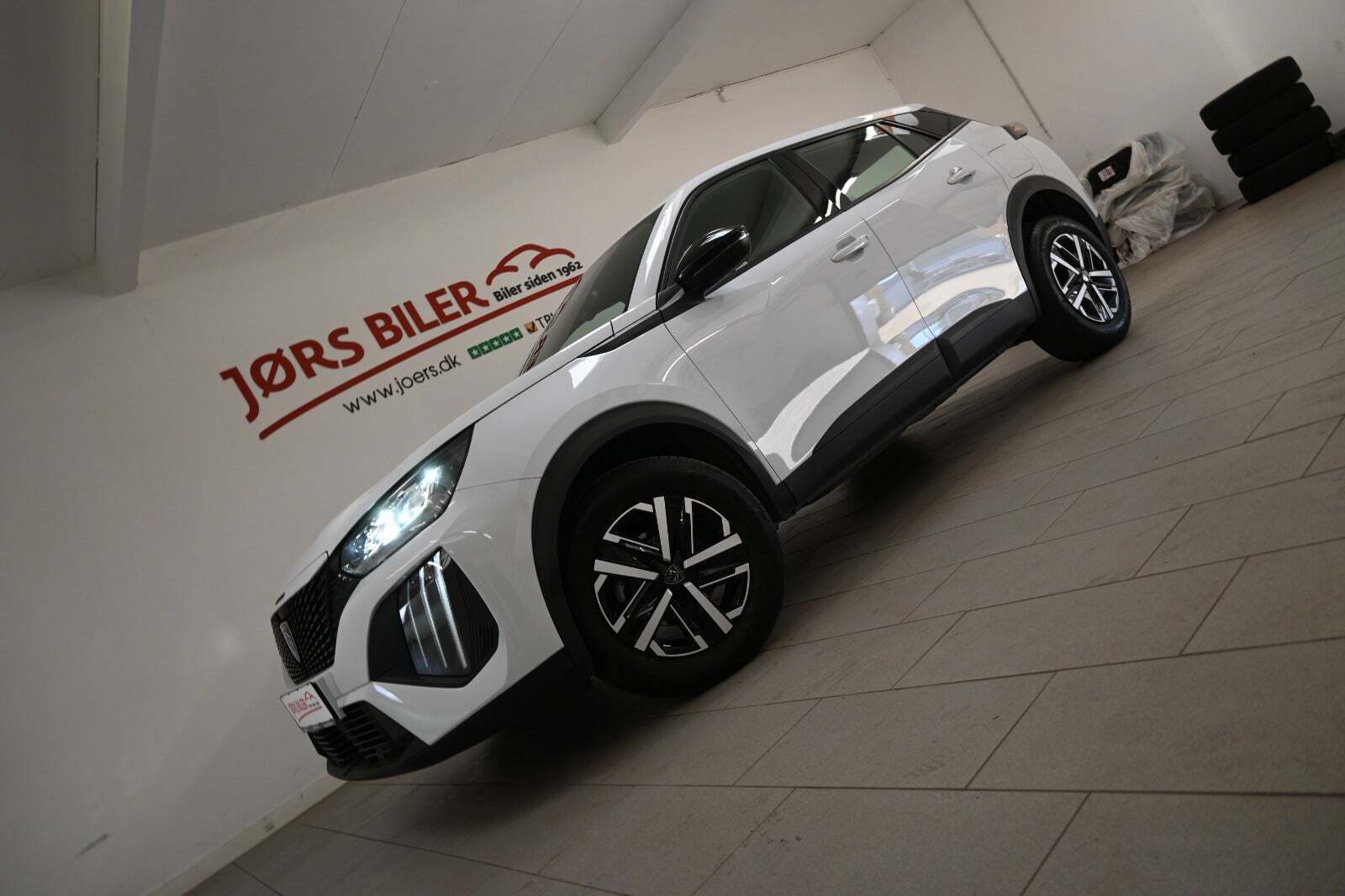 Hvid Peugeot 2008 fra 2024