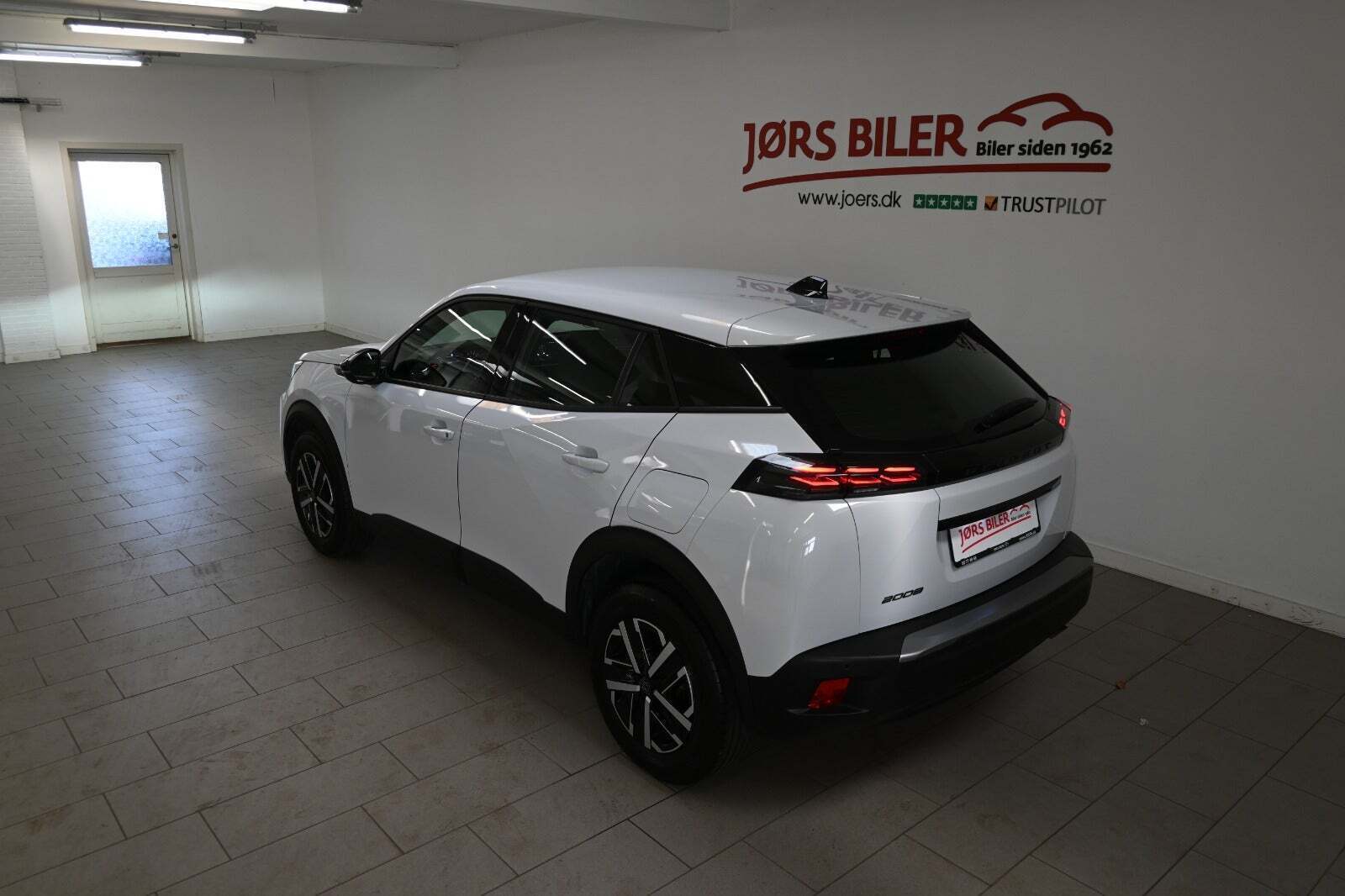 Hvid Peugeot 2008 fra 2024