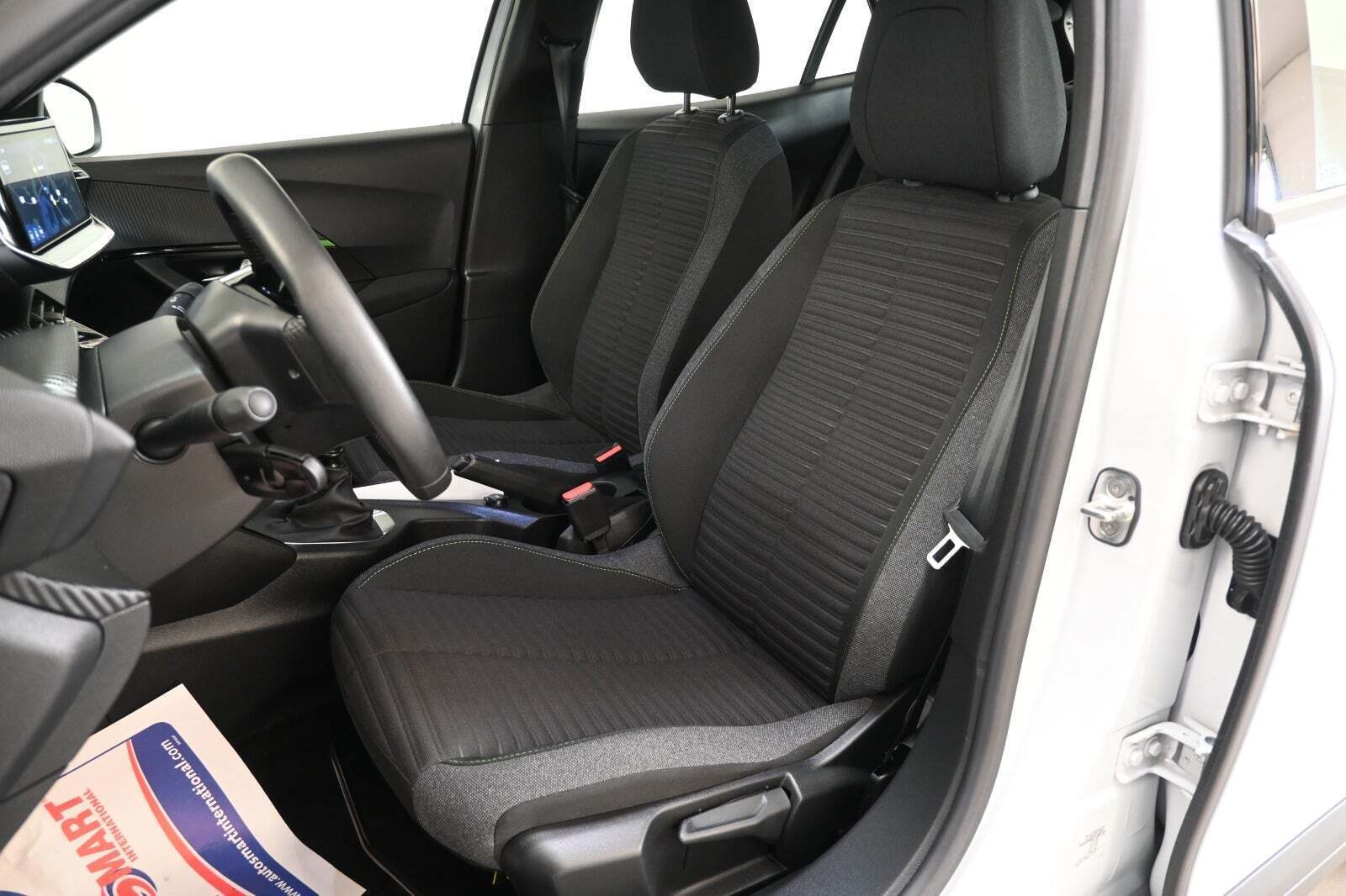 Hvid Peugeot 2008 fra 2024