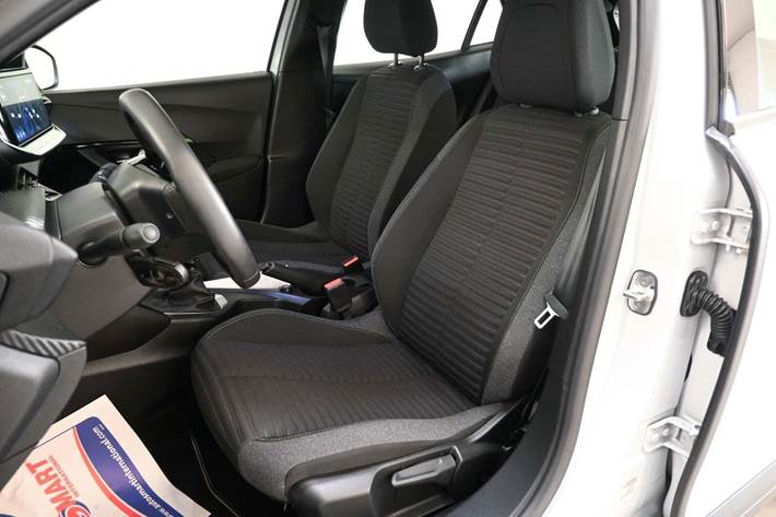 Hvid Peugeot 2008 fra 2024