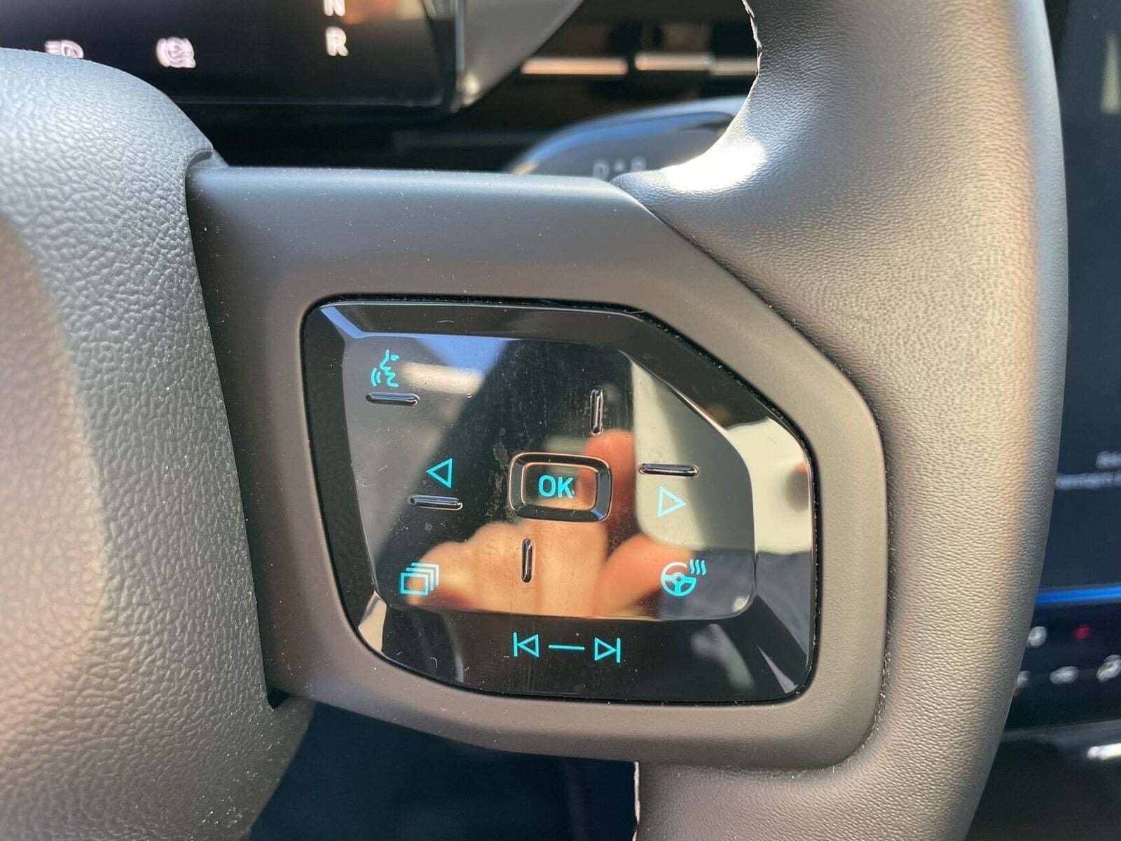 Sort Ford Explorer fra 2024