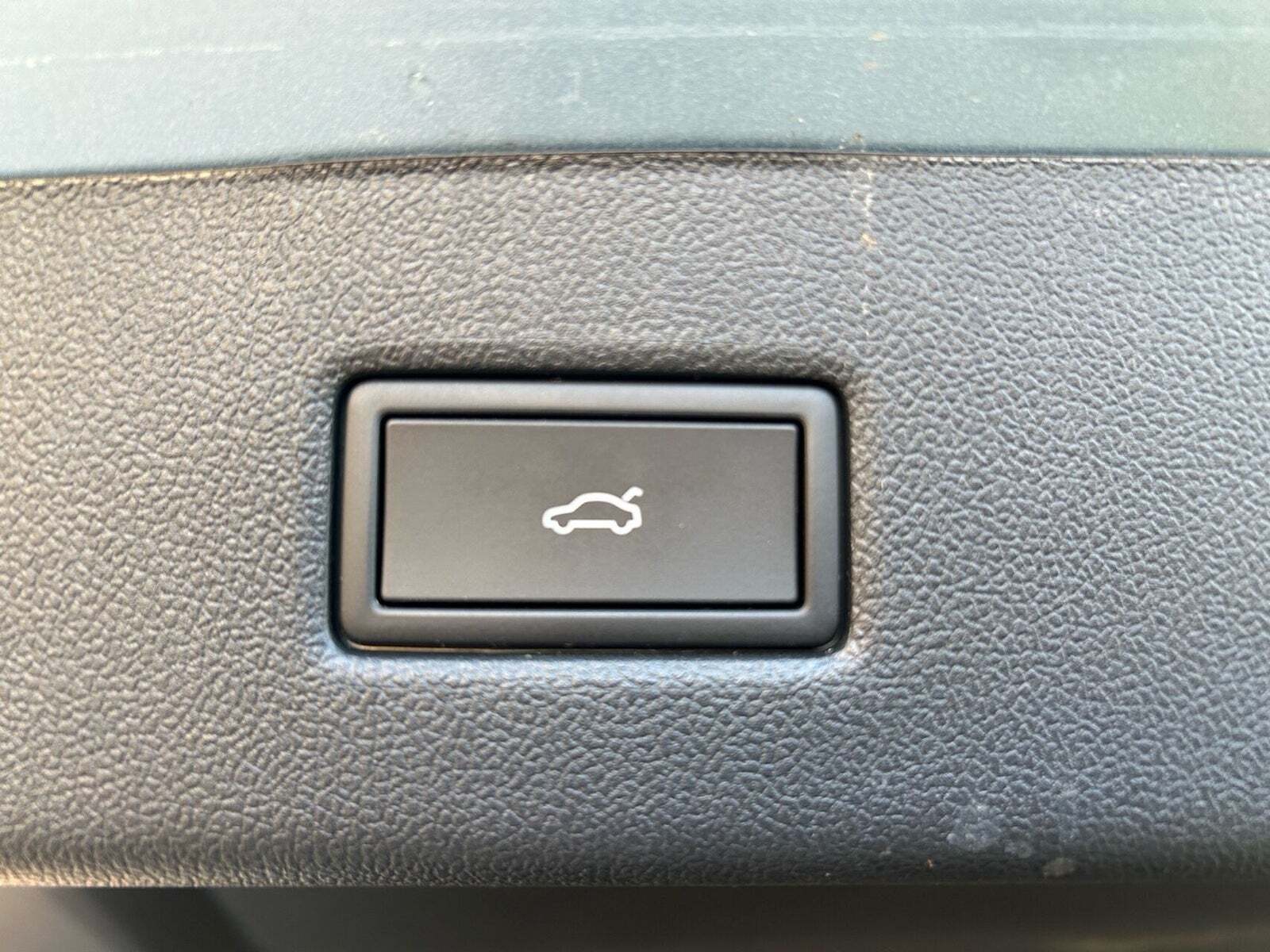 Blå Ford Explorer fra 2024