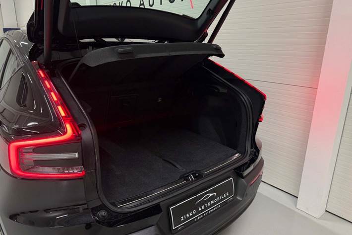 Sort Volvo C40 fra 2023