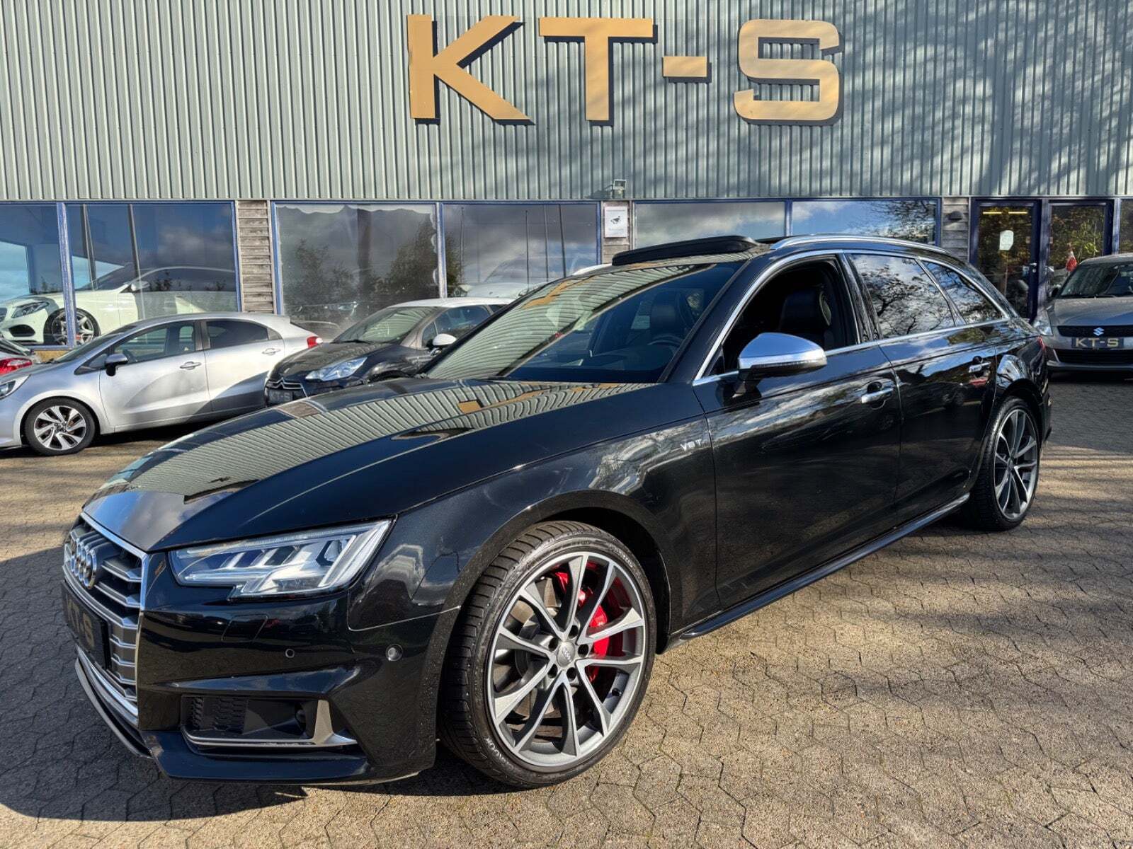 undefined Audi S4 fra 2017 set udefra