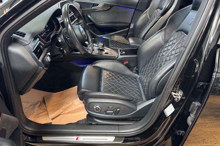 undefined Audi S4 fra 2017 set indefra