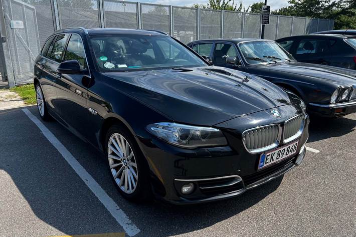Sort BMW 520i fra 2013