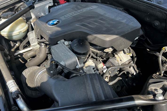 Sort BMW 520i fra 2013