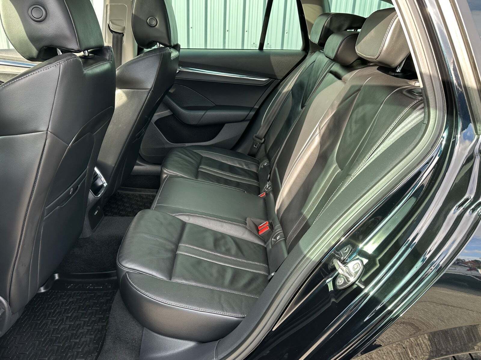 Sort Skoda Octavia fra 2020