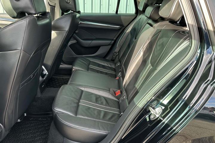 Sort Skoda Octavia fra 2020