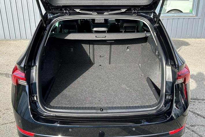 Sort Skoda Octavia fra 2020