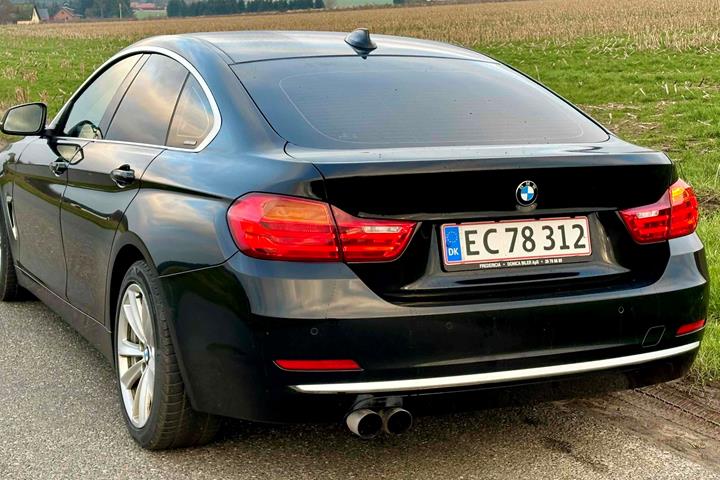 Sort BMW 4-serie fra 2015