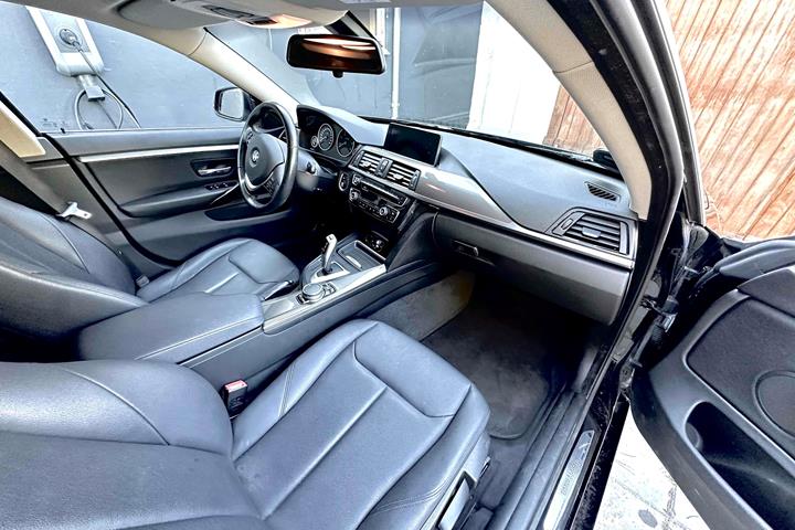 Sort BMW 4-serie fra 2015