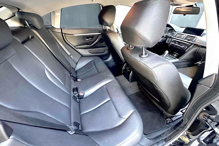 Sort BMW 4-serie fra 2015