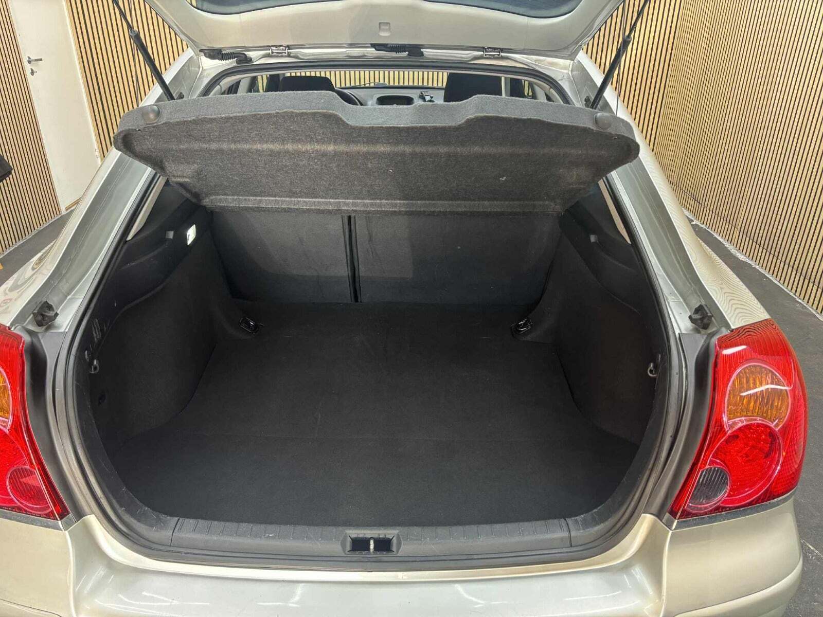 Toyota Avensis 2,0 Sol aut.