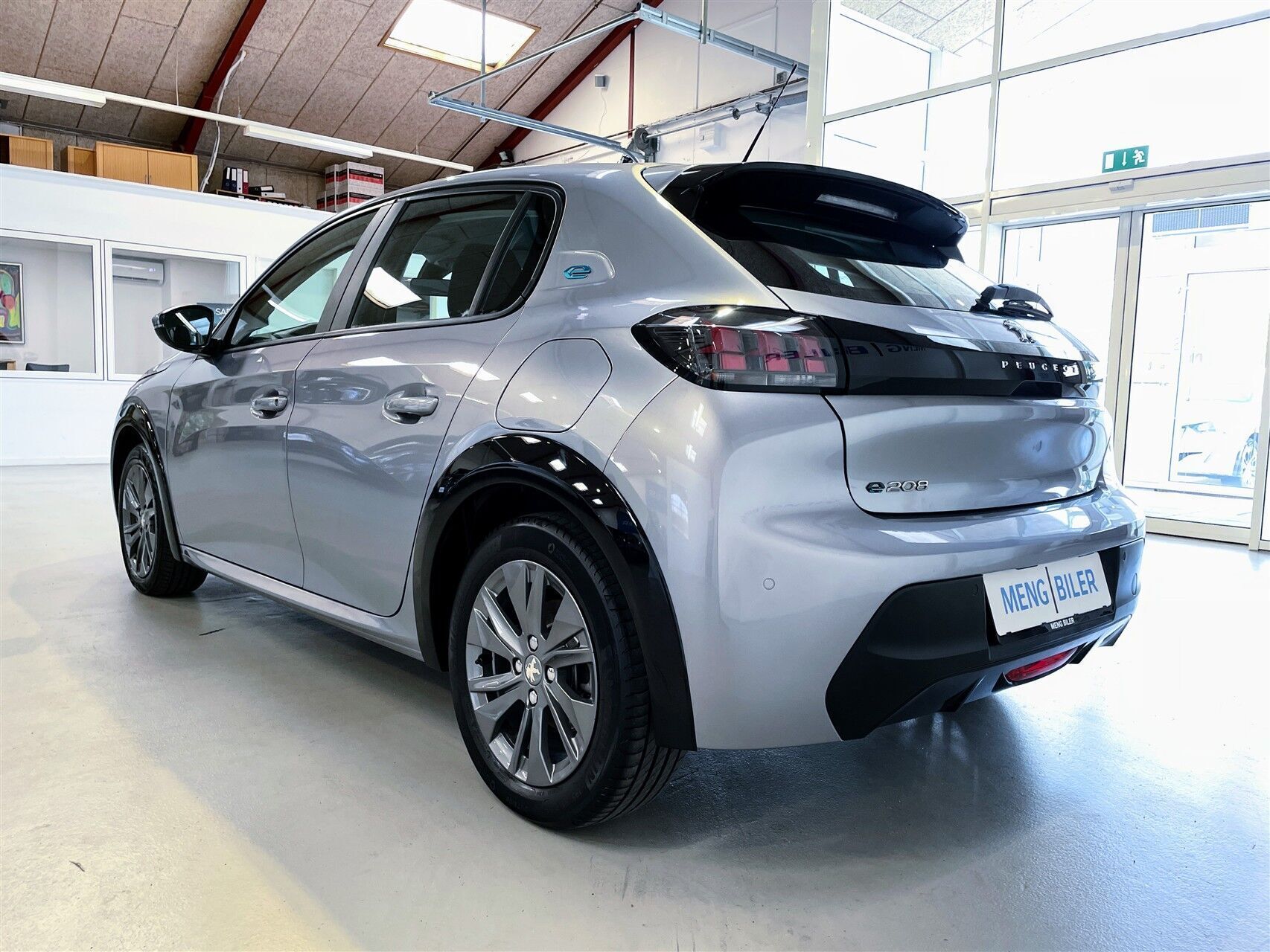 Peugeot e-208