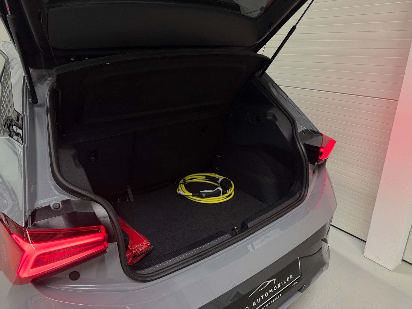 Grå Cupra Born fra 2023