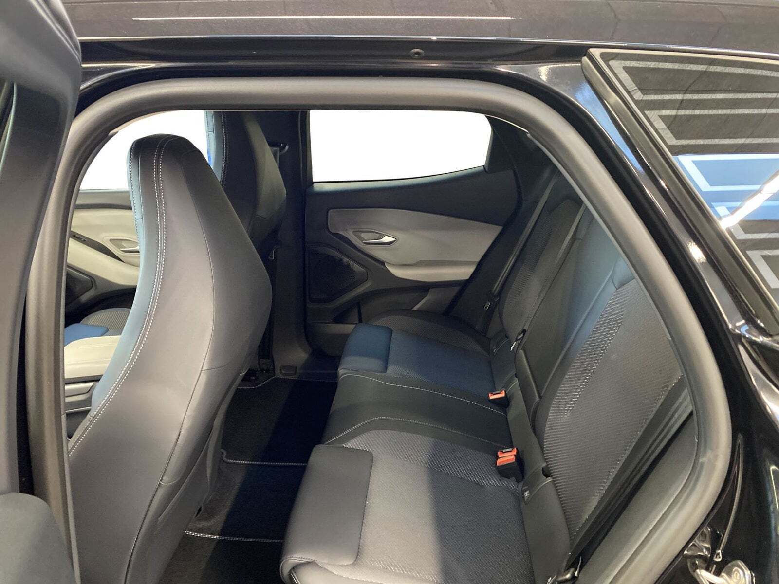 Ford Explorer 82 Select Extended Range