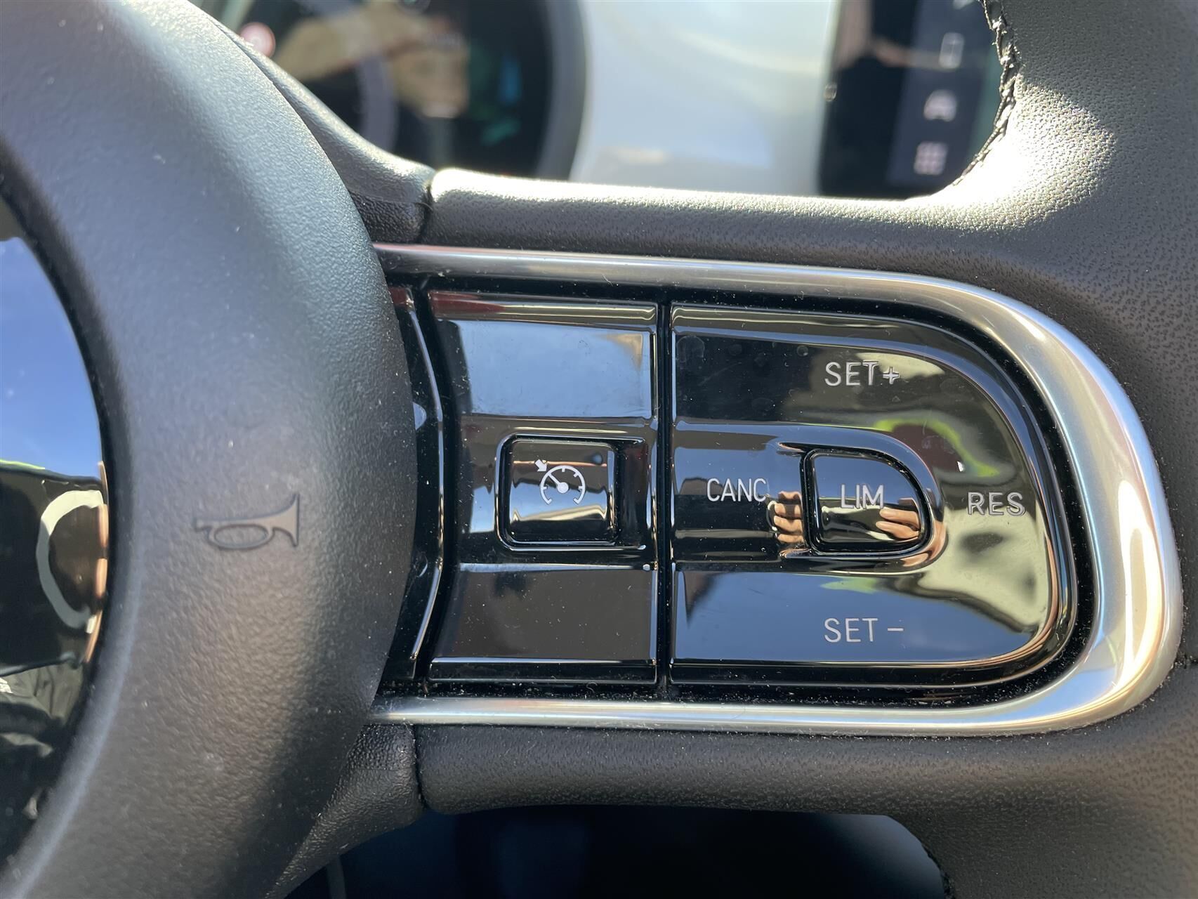 Hvid Fiat 500e fra 2024