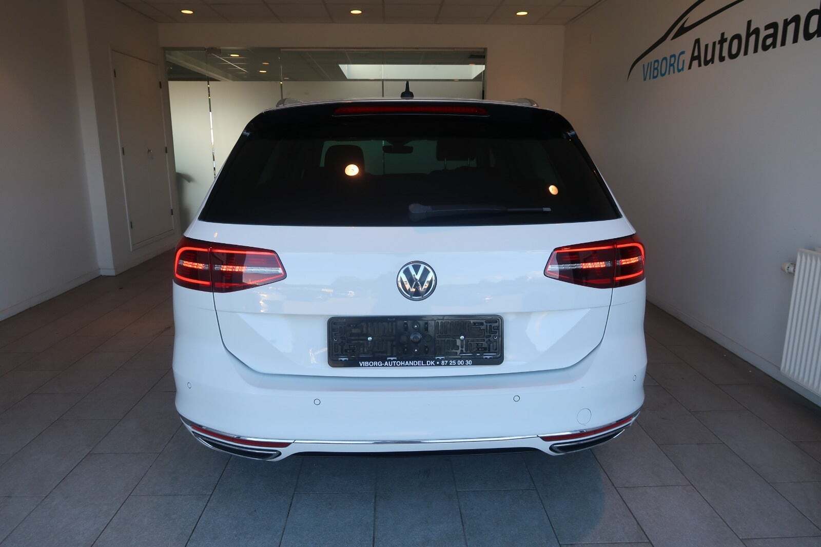 VW Passat 2,0 TDi 240 R-line Variant DSG 4Motion