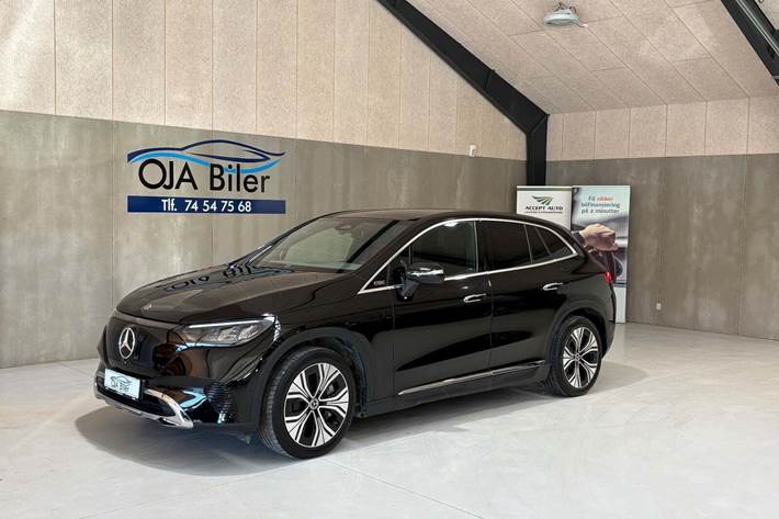 Sort Mercedes EQE300 SUV fra 2024