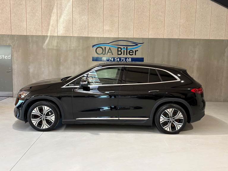 Mercedes EQE300 SUV Electric Art