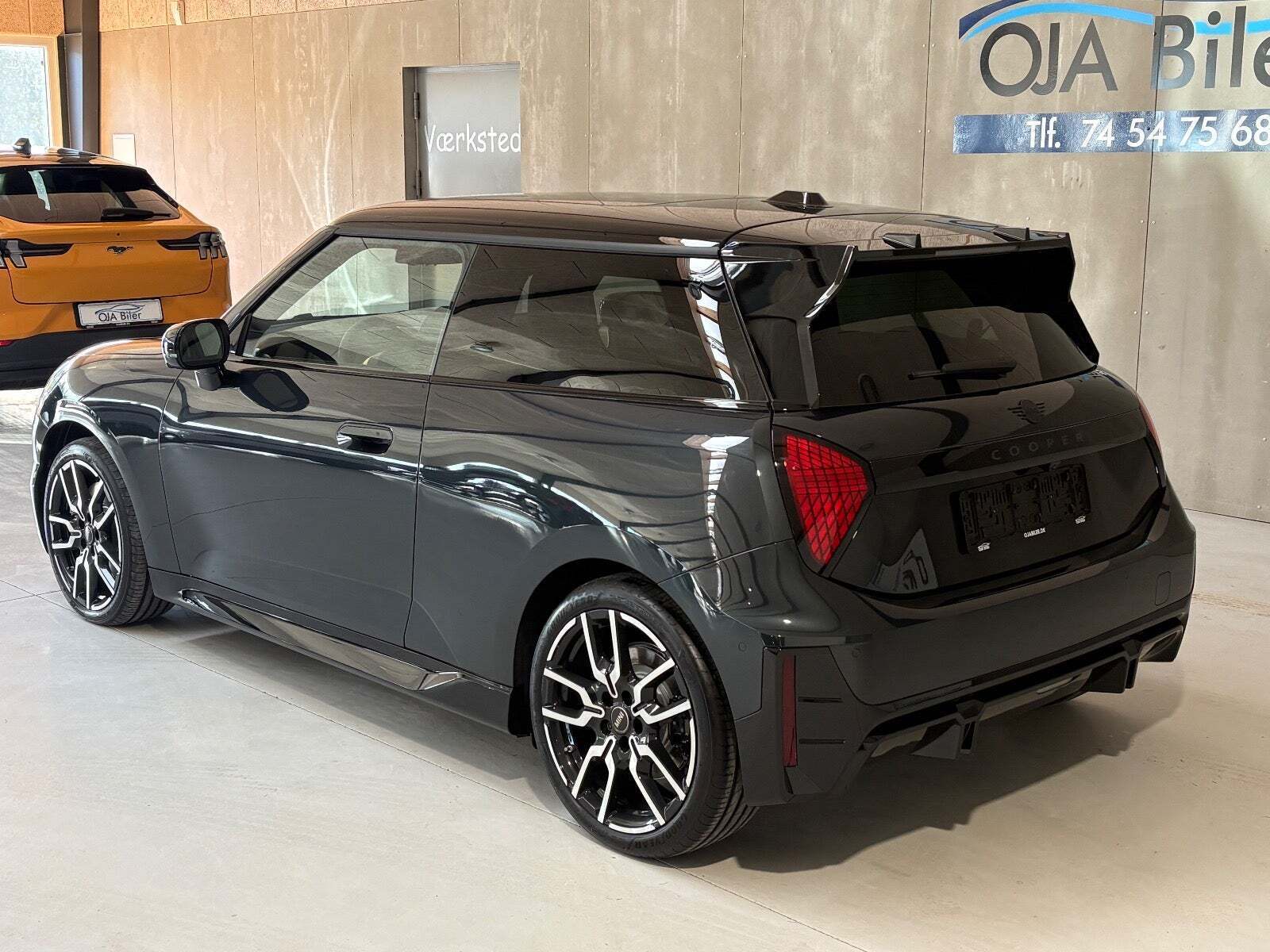 Mini Cooper E JCW Trim L