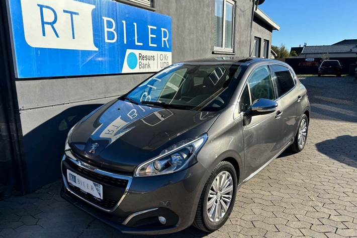 Hvid Peugeot 208 fra 2018 set udefra