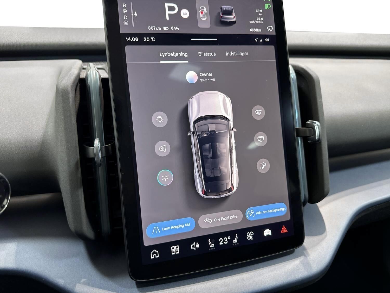 Grå Volvo EX30 fra 2024