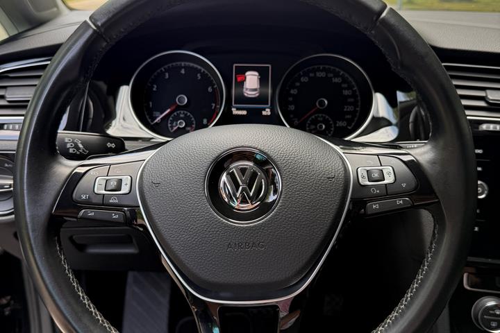 Sort VW Golf fra 2017