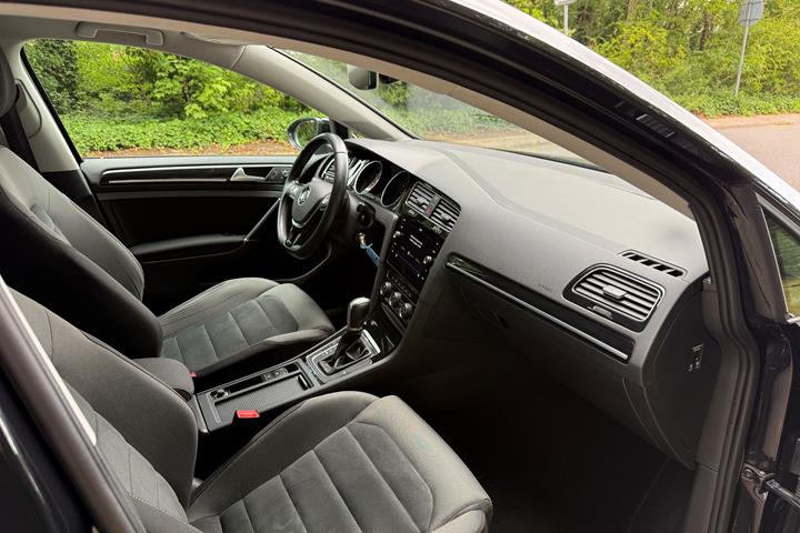 Sort VW Golf fra 2017