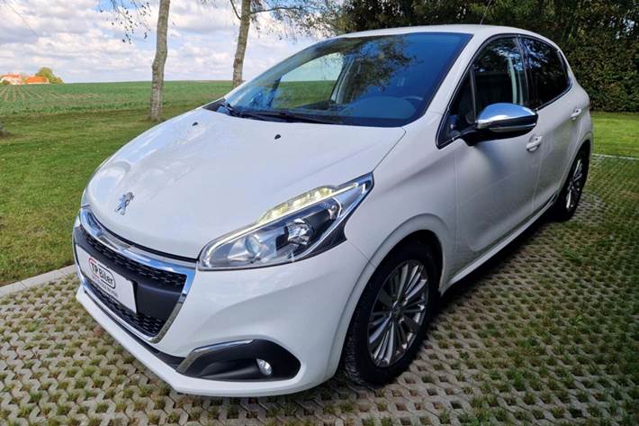undefined Peugeot 208 fra 2016 set udefra