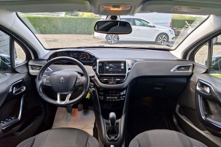 undefined Peugeot 208 fra 2016