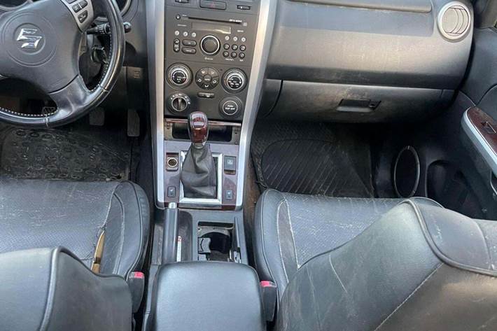 undefined Suzuki Grand Vitara fra 2009 set indefra