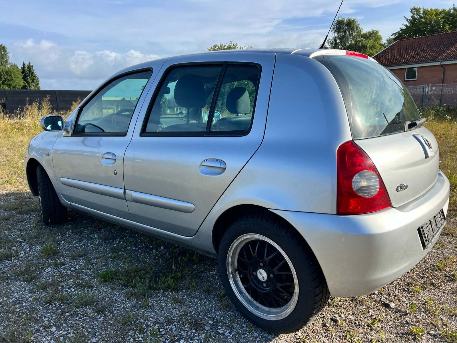 Sølv Renault Clio II fra 2008