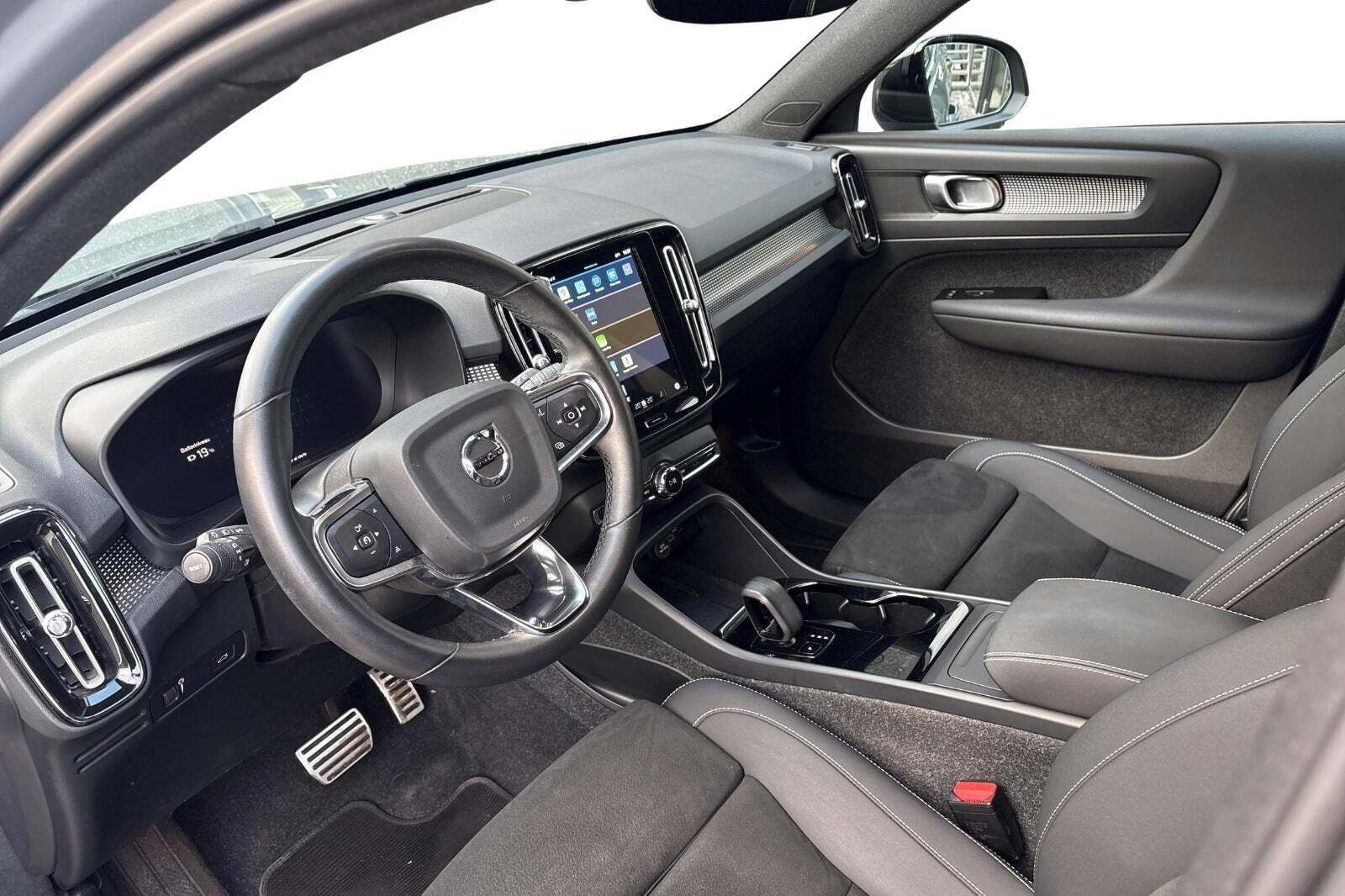 Volvo XC40 P6 ReCharge Core